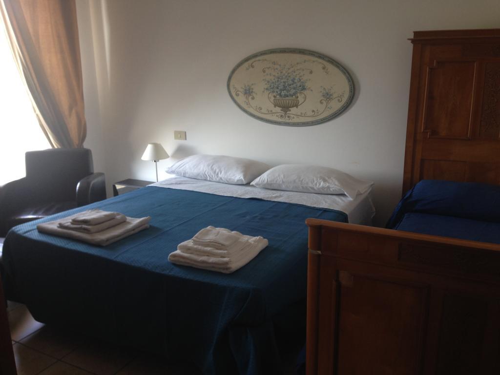 Residence Mareblu Barcellona-Pozzo di Gotto Cameră foto